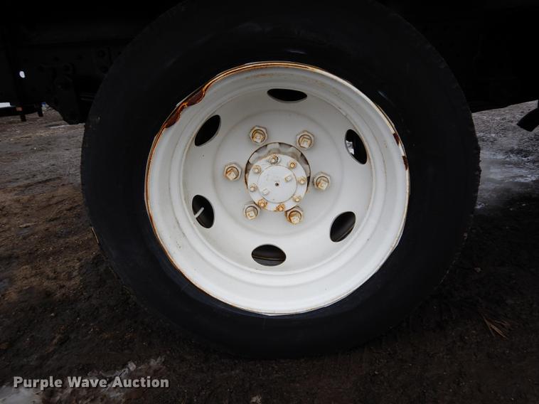 image for item DC8746 2007 Chevrolet W4500 truck cab and chassis