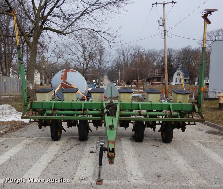 image for item DC8747 John Deere 7000 no-till planter