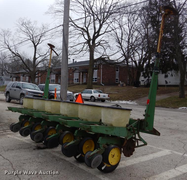image for item DC8747 John Deere 7000 no-till planter