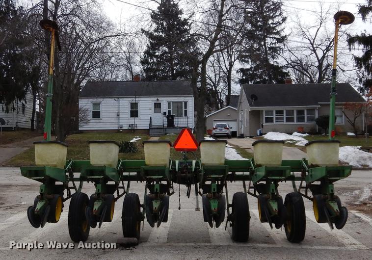 image for item DC8747 John Deere 7000 no-till planter