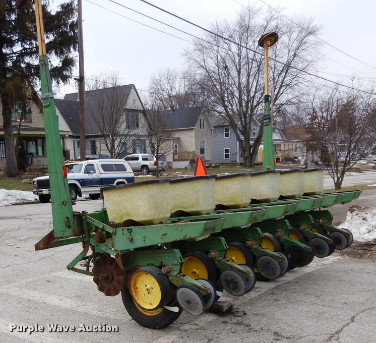 image for item DC8747 John Deere 7000 no-till planter