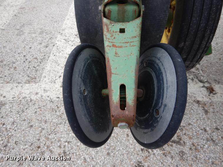 image for item DC8747 John Deere 7000 no-till planter