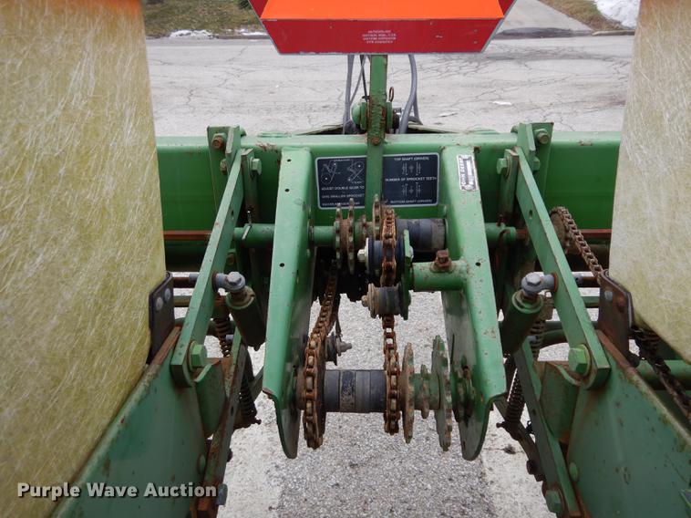 image for item DC8747 John Deere 7000 no-till planter