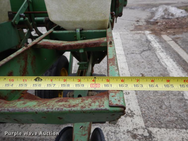image for item DC8747 John Deere 7000 no-till planter
