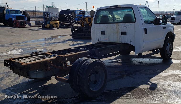 image for item DD3949 2000 Ford F450 Super Duty truck cab and chassis