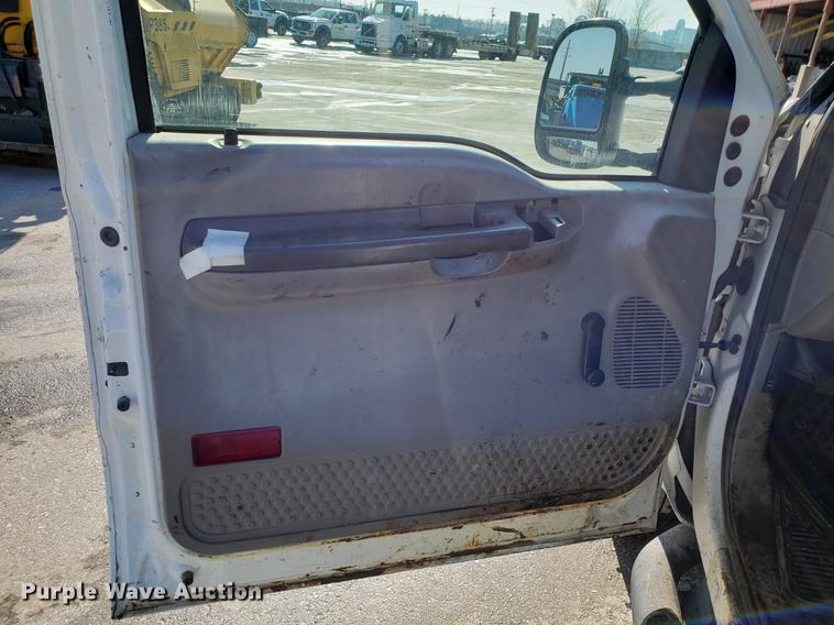 image for item DD3949 2000 Ford F450 Super Duty truck cab and chassis