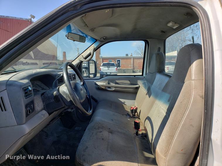 image for item DD3949 2000 Ford F450 Super Duty truck cab and chassis