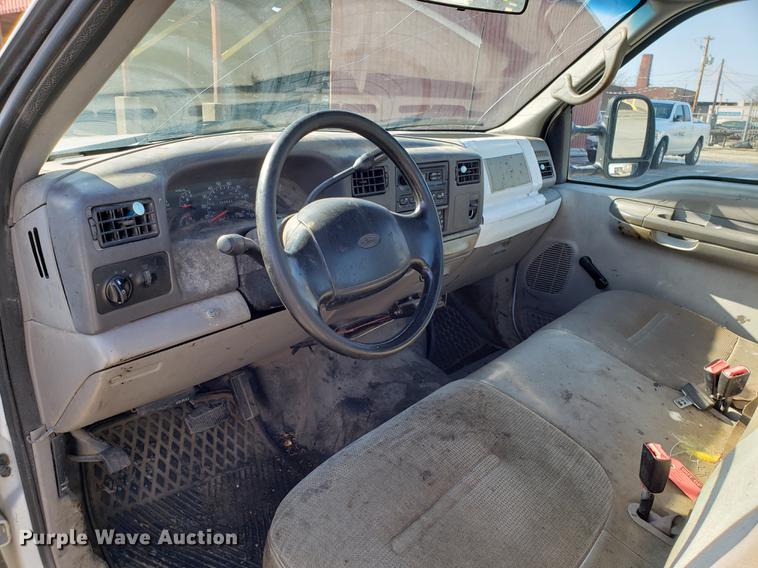 image for item DD3949 2000 Ford F450 Super Duty truck cab and chassis