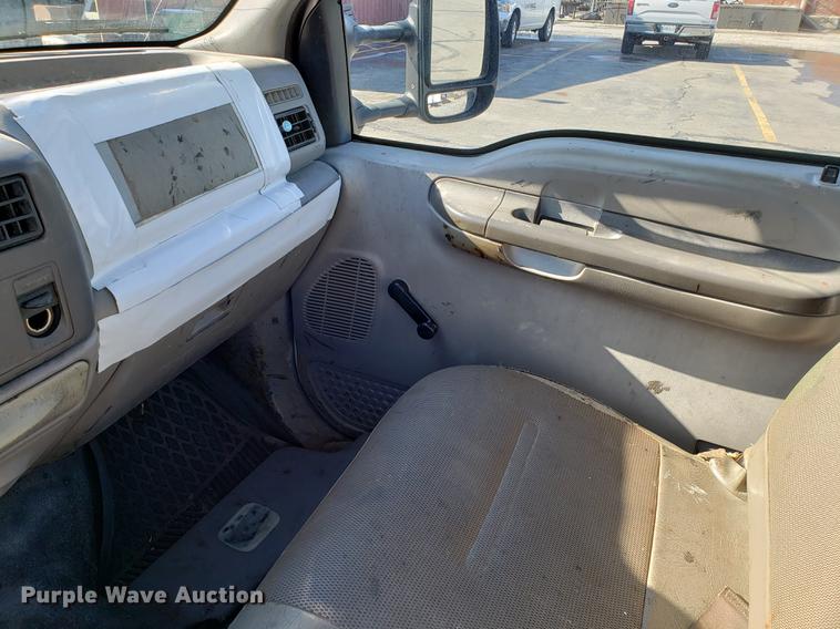 image for item DD3949 2000 Ford F450 Super Duty truck cab and chassis