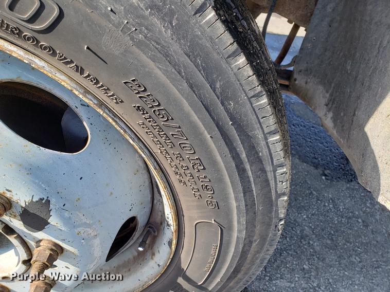 image for item DD3949 2000 Ford F450 Super Duty truck cab and chassis