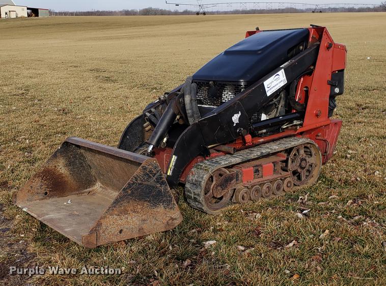 image for item DD3957 2003 Toro Dingo TX420 compact utility loader