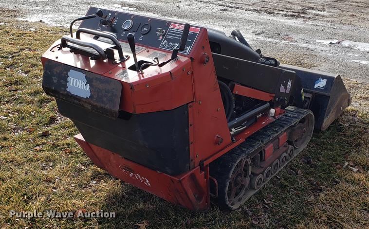 image for item DD3957 2003 Toro Dingo TX420 compact utility loader