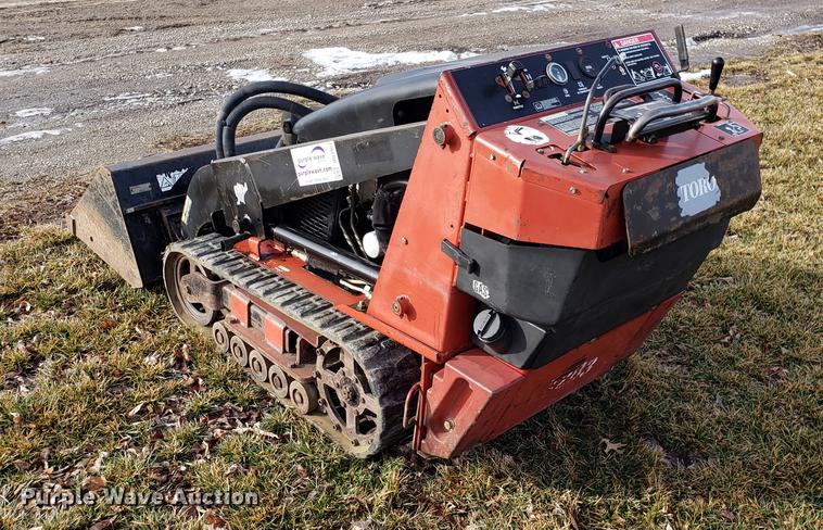 image for item DD3957 2003 Toro Dingo TX420 compact utility loader