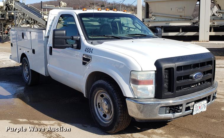 image for item DD3978 2010 Ford F350 Super Duty utility bed pickup truck