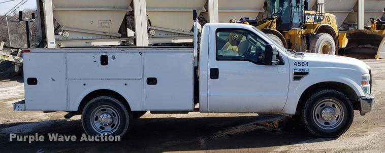 image for item DD3978 2010 Ford F350 Super Duty utility bed pickup truck