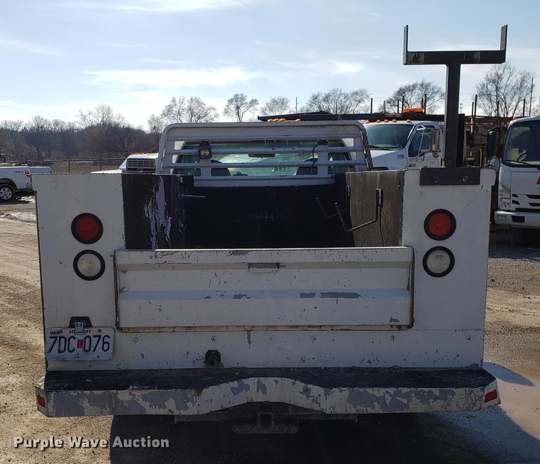 image for item DD3978 2010 Ford F350 Super Duty utility bed pickup truck