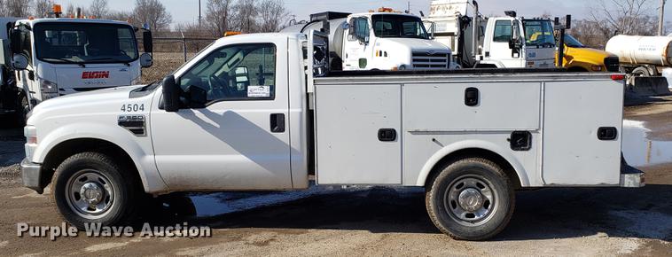 image for item DD3978 2010 Ford F350 Super Duty utility bed pickup truck