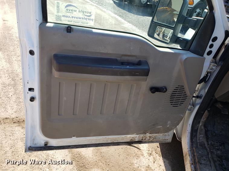 image for item DD3978 2010 Ford F350 Super Duty utility bed pickup truck