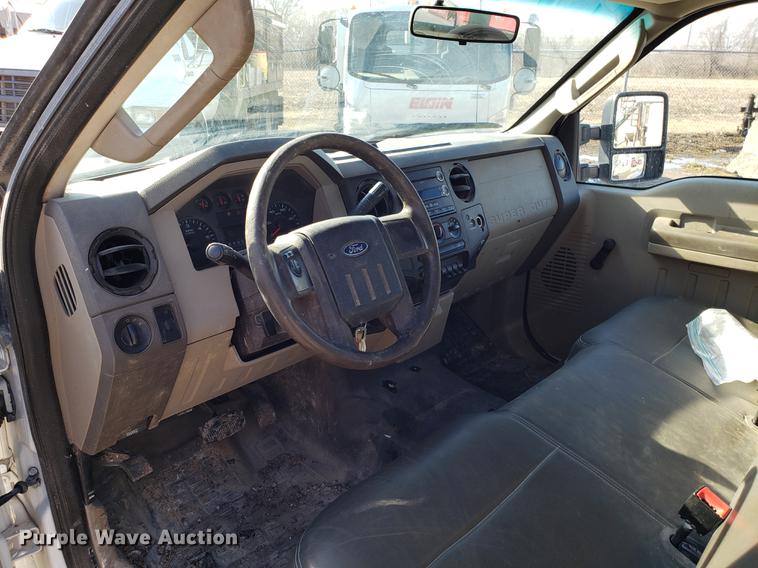 image for item DD3978 2010 Ford F350 Super Duty utility bed pickup truck