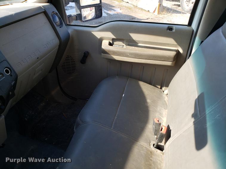 image for item DD3978 2010 Ford F350 Super Duty utility bed pickup truck