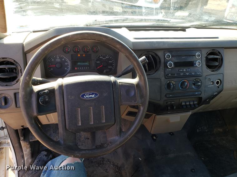 image for item DD3978 2010 Ford F350 Super Duty utility bed pickup truck