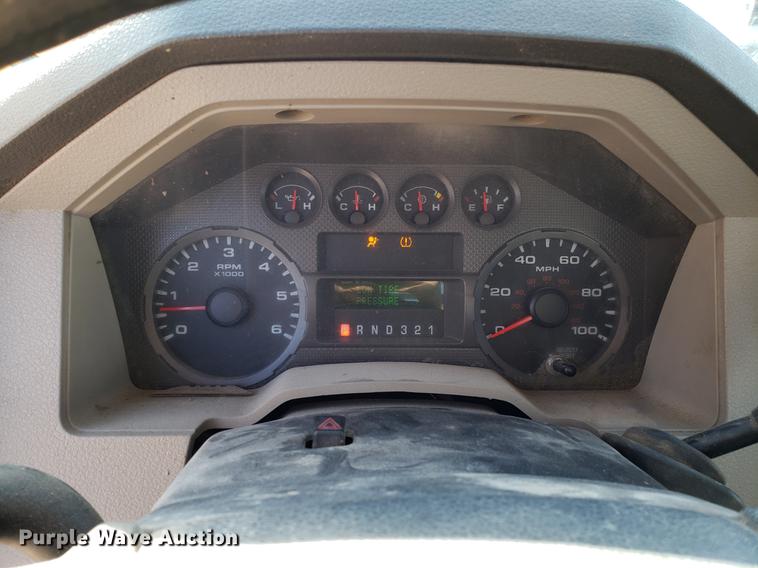 image for item DD3978 2010 Ford F350 Super Duty utility bed pickup truck