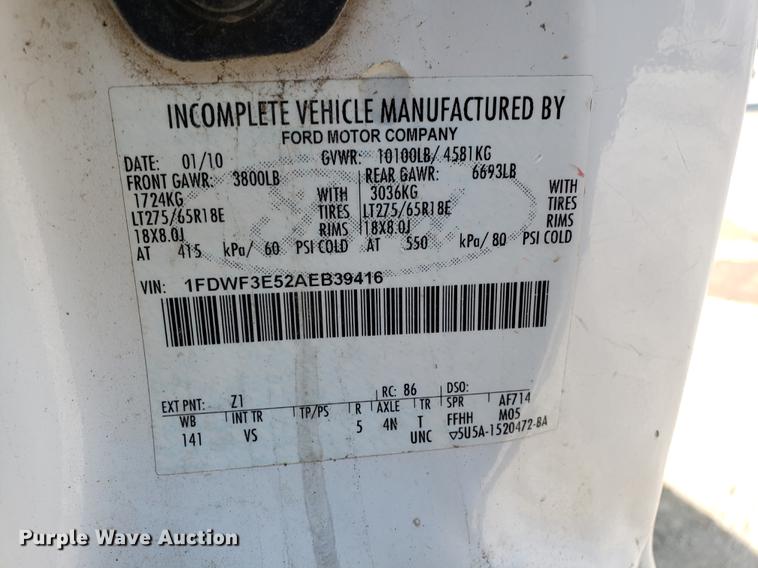 image for item DD3978 2010 Ford F350 Super Duty utility bed pickup truck