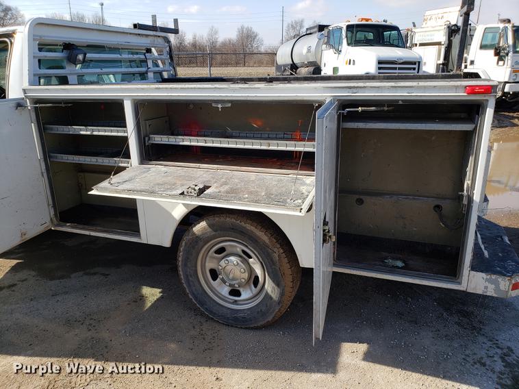 image for item DD3978 2010 Ford F350 Super Duty utility bed pickup truck