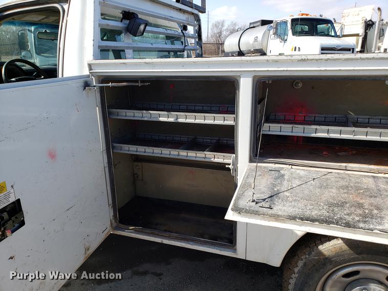 image for item DD3978 2010 Ford F350 Super Duty utility bed pickup truck