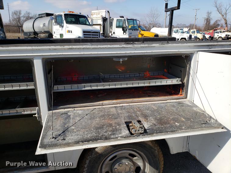 image for item DD3978 2010 Ford F350 Super Duty utility bed pickup truck