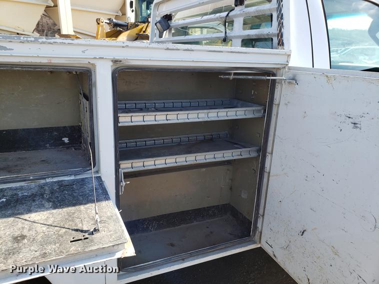 image for item DD3978 2010 Ford F350 Super Duty utility bed pickup truck