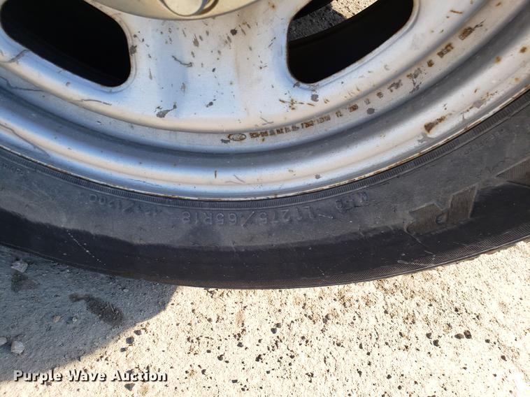 image for item DD3978 2010 Ford F350 Super Duty utility bed pickup truck