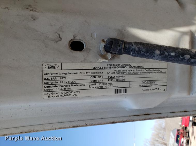 image for item DD3978 2010 Ford F350 Super Duty utility bed pickup truck