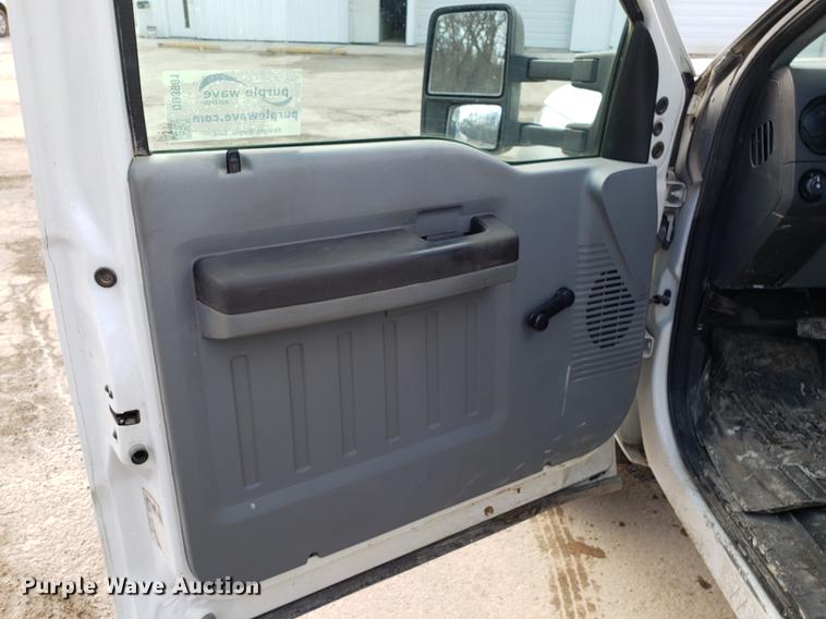 image for item DD3981 2012 Ford F450 Super Duty utility truck