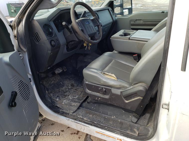 image for item DD3981 2012 Ford F450 Super Duty utility truck