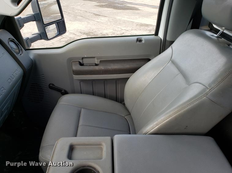 image for item DD3981 2012 Ford F450 Super Duty utility truck