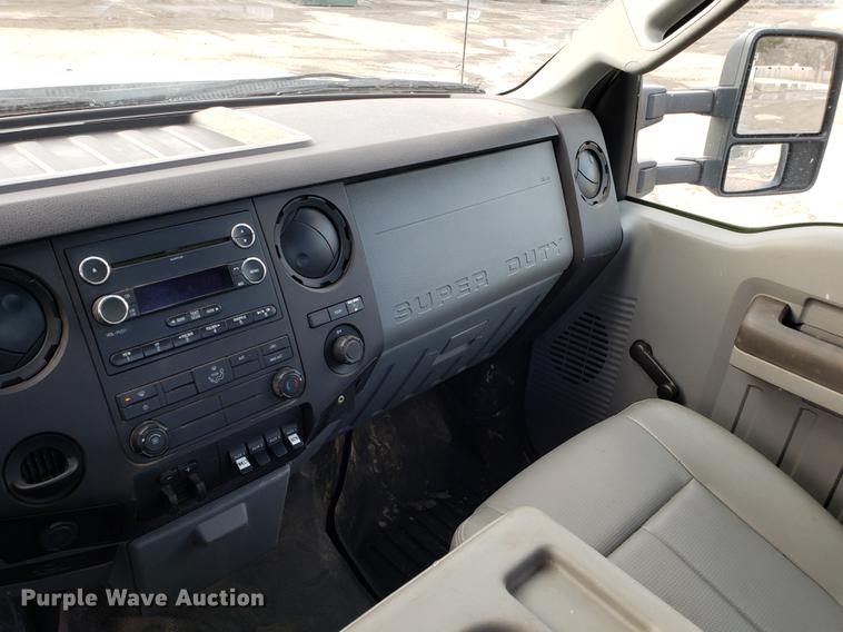 image for item DD3981 2012 Ford F450 Super Duty utility truck