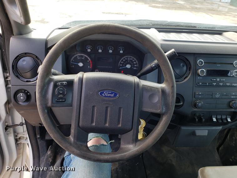 image for item DD3981 2012 Ford F450 Super Duty utility truck