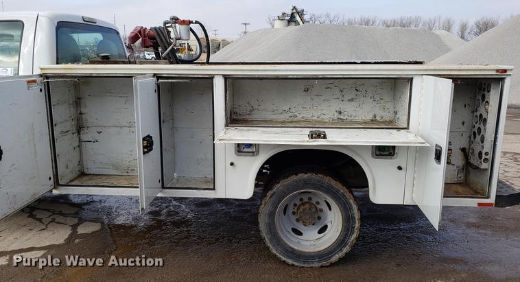 image for item DD3981 2012 Ford F450 Super Duty utility truck