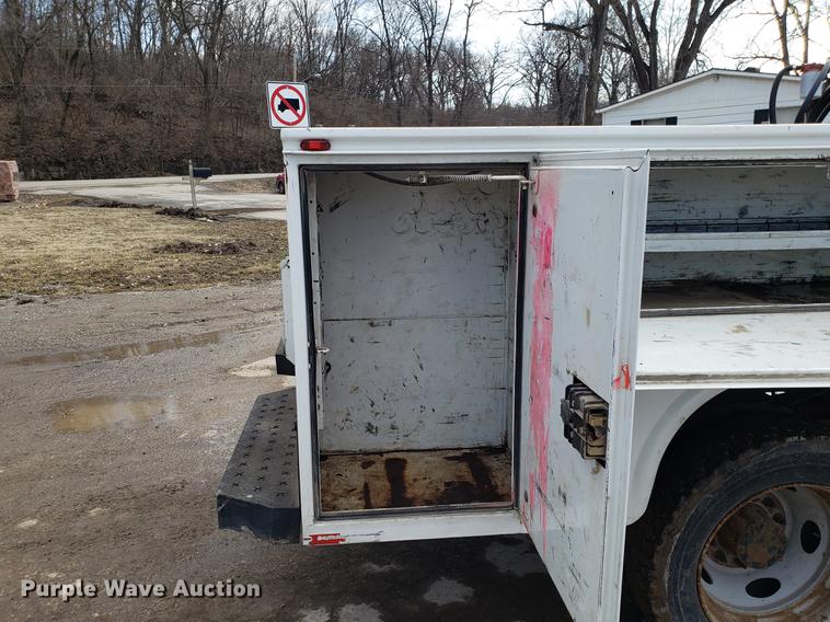 image for item DD3981 2012 Ford F450 Super Duty utility truck