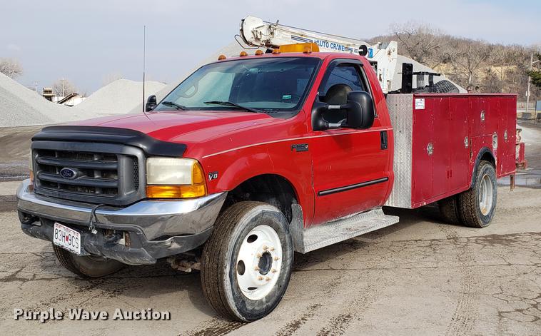 image for item DD3983 1999 Ford F550 utility truck