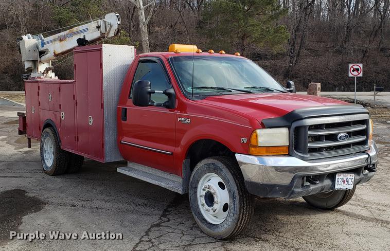 image for item DD3983 1999 Ford F550 utility truck