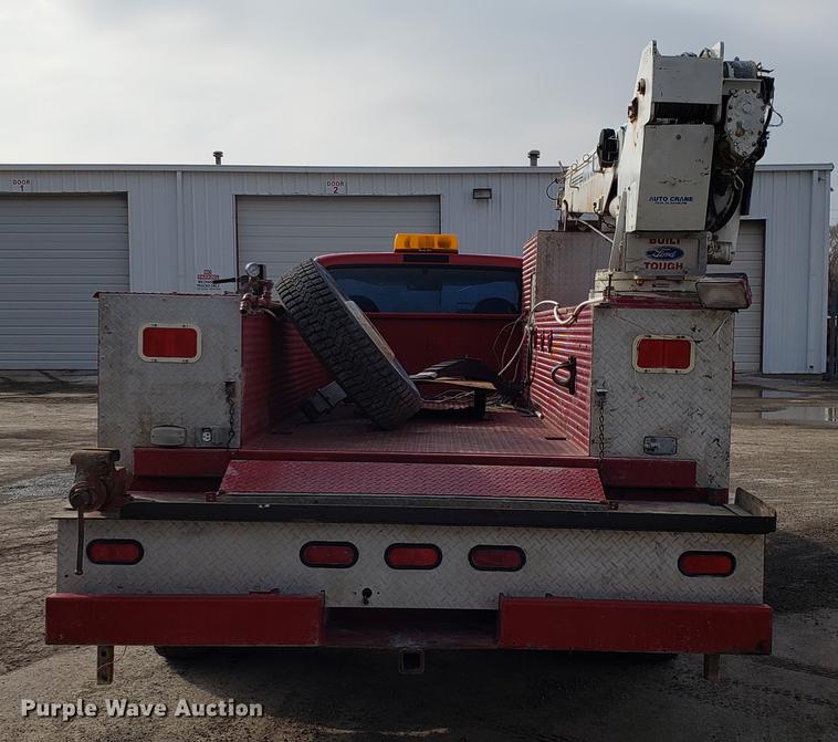 image for item DD3983 1999 Ford F550 utility truck