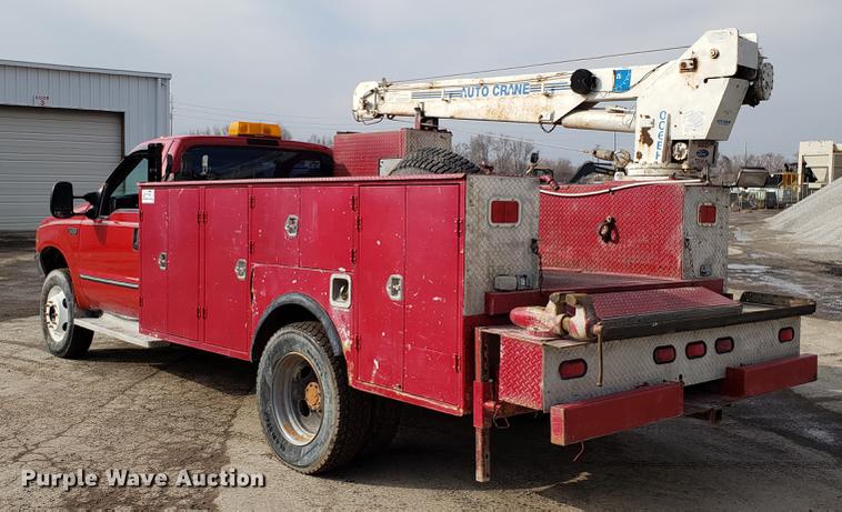 image for item DD3983 1999 Ford F550 utility truck