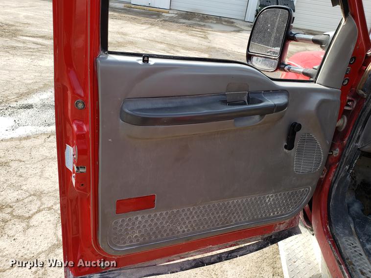 image for item DD3983 1999 Ford F550 utility truck