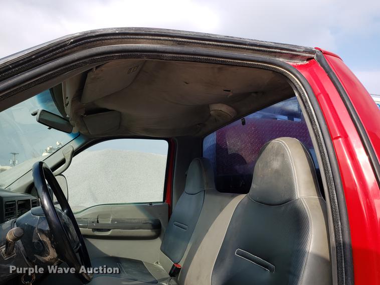 image for item DD3983 1999 Ford F550 utility truck