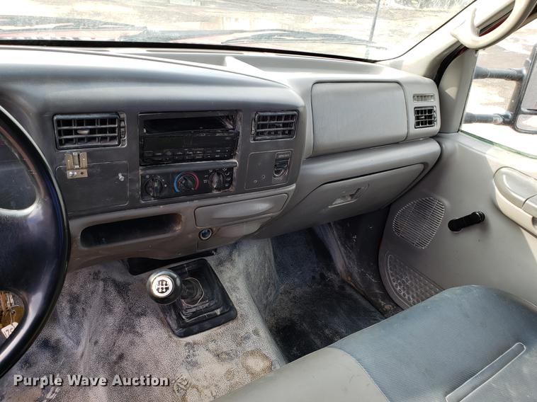 image for item DD3983 1999 Ford F550 utility truck