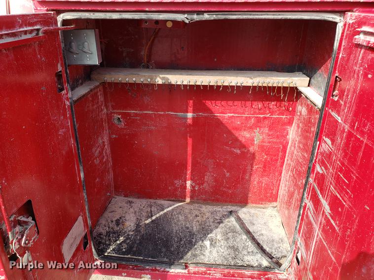 image for item DD3983 1999 Ford F550 utility truck