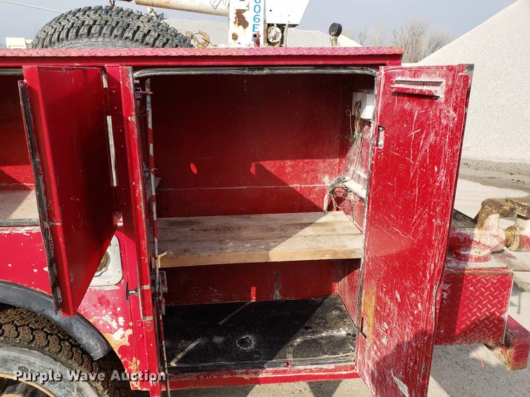 image for item DD3983 1999 Ford F550 utility truck