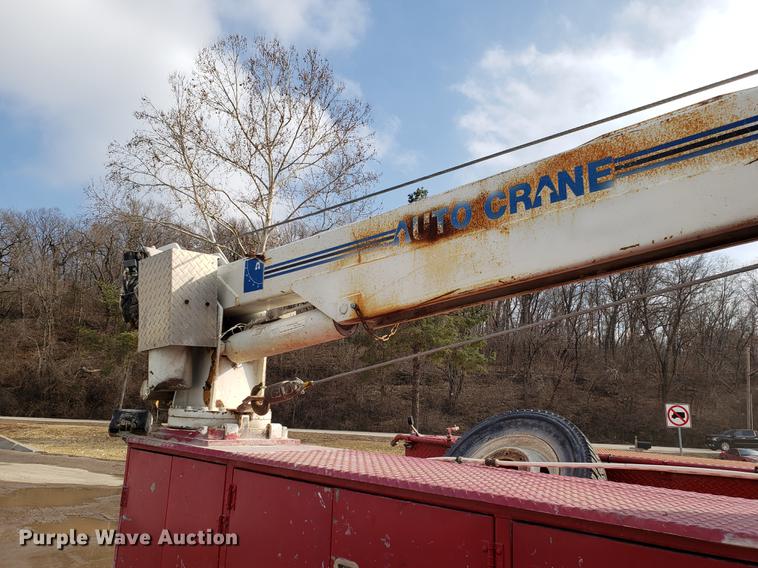 image for item DD3983 1999 Ford F550 utility truck